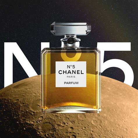 Chanel n5: storia del profumo che compie 100 anni 